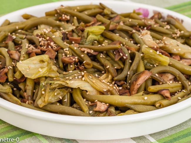 Haricots verts, cèpes et salade sautés