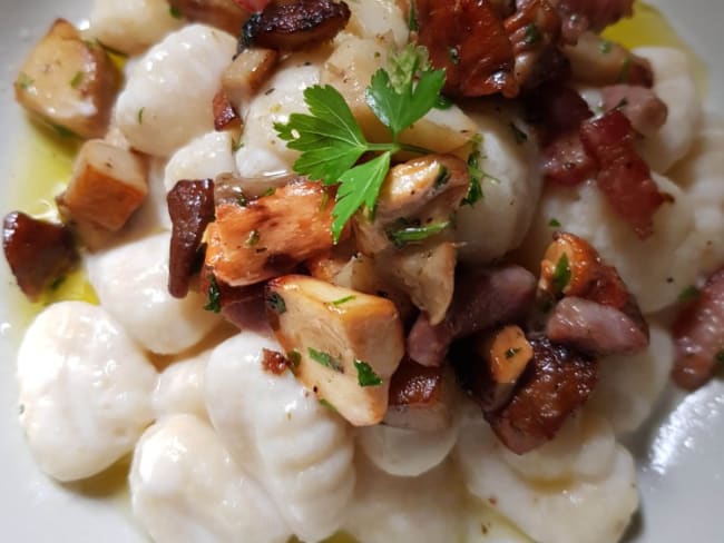 Gnocchi à la crème de parmesan et cèpes