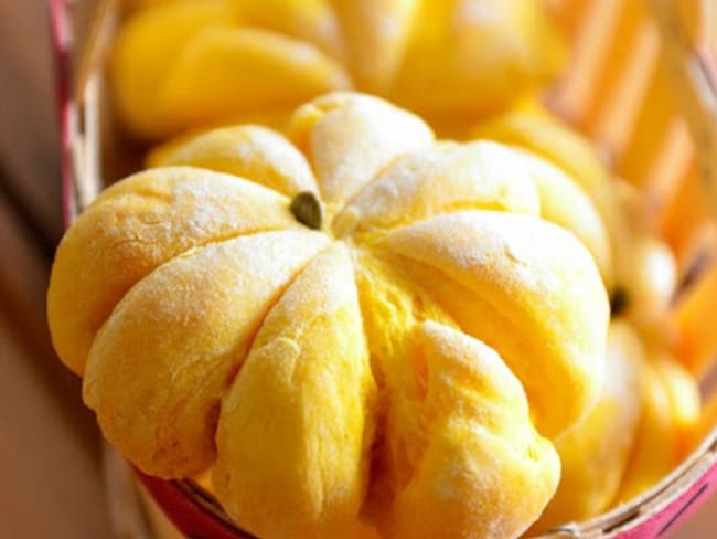 Japanese Kabocha bread, des petites brioches au potimarron pour halloween