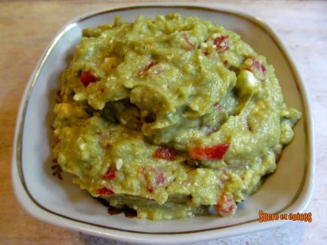 Tartinade d'avocat, poivron et feta