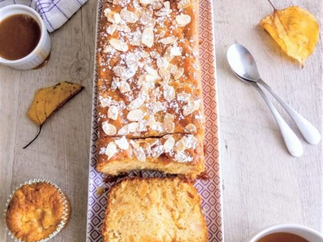 Cake moelleux aux pommes et poires caramélisées