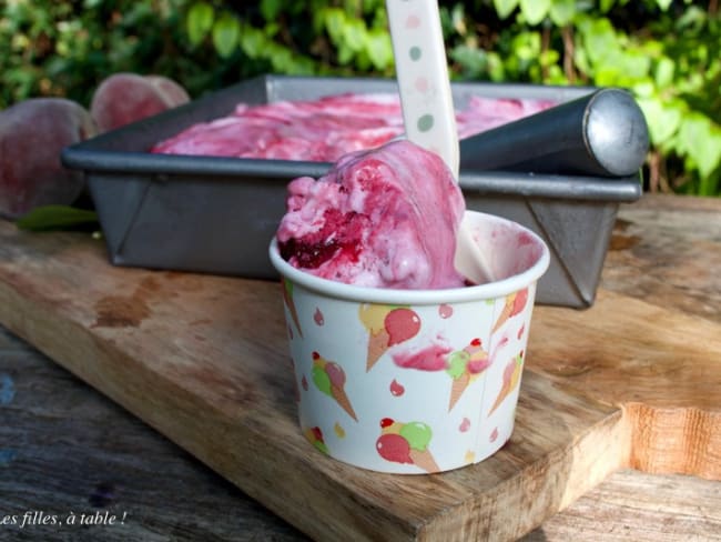 Glace aux pêches de vigne