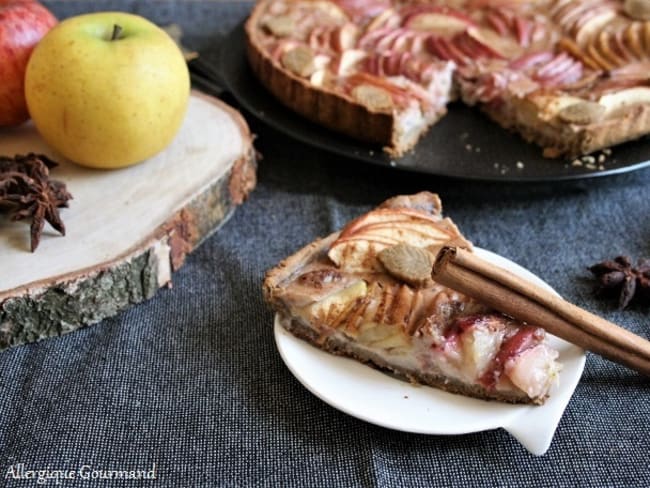 Tarte aux pommes à la crème de sarrasin-cannelle