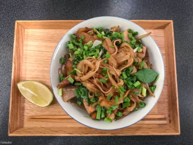 Nouille Pho sautées au seitan et aux herbes