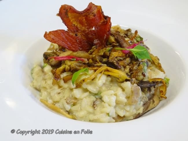 Risotto aux chanterelles, aux cèpes et aux châtaignes, chips de Pancetta au poivre