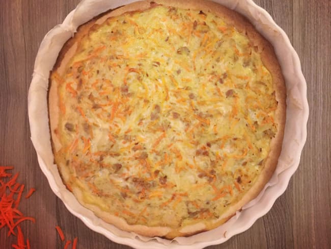 Tarte au thon, oignons, carottes et cumin