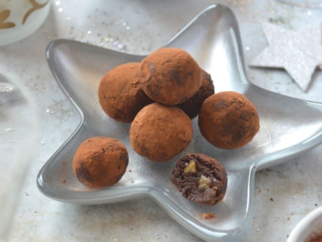 Truffes au chocolat, crème de marrons et marrons glacés