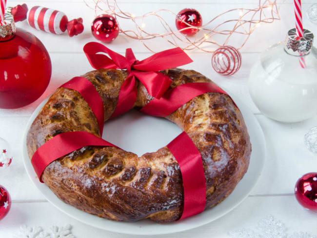 Couronne de l'Avent briochée aux fruits confits