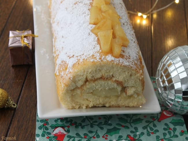 Bûche tropicale biscuit roulé coco ananas