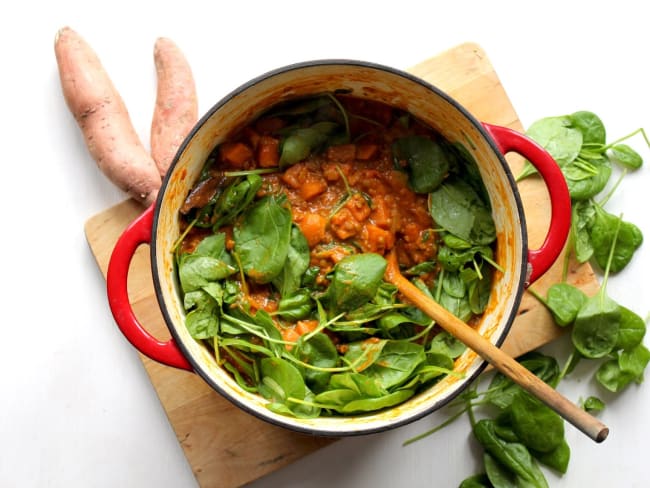 Curry de patates douces, lentilles et épinards