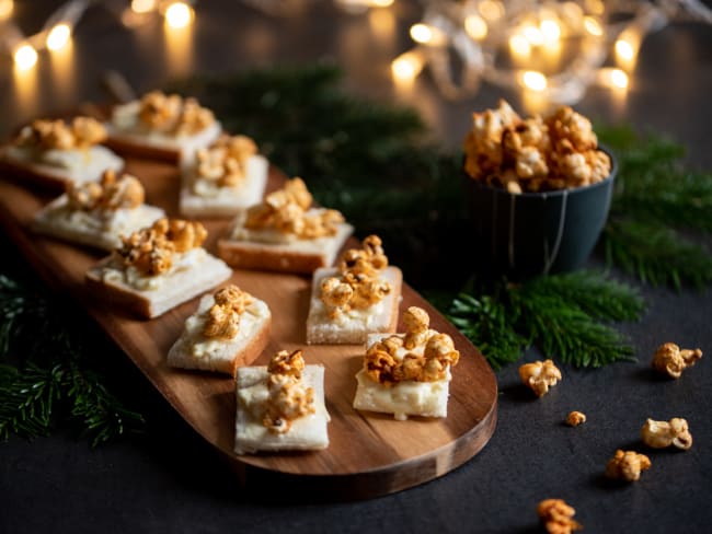 Bouchées apéritives au saint-marcellin et pop-corn paprika