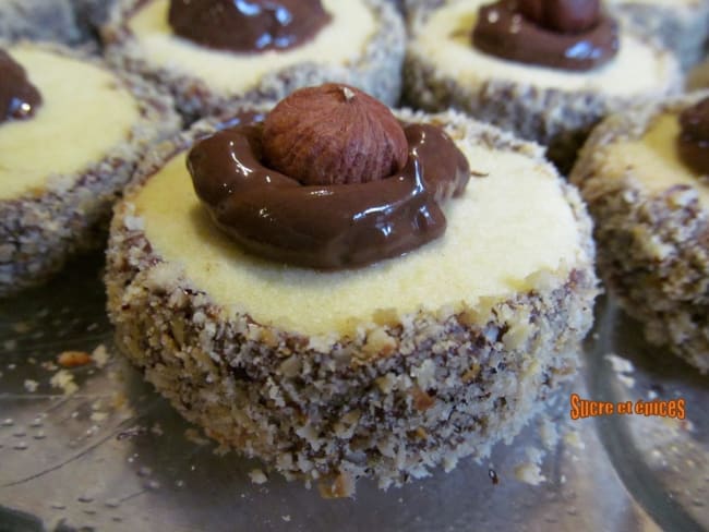 Biscuits sablés aux amandes et noisettes fourrés au chocolat Nutella