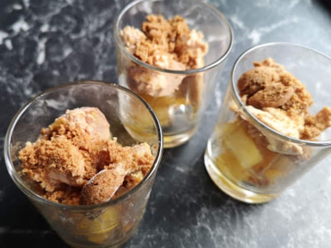 Verrine de foie gras aux pommes caramélisées et aux spéculoos