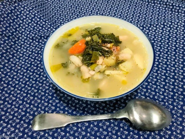 Soupe de haricots blancs aux légumes