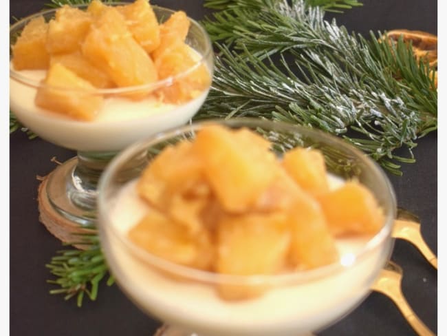 Panna cotta à l'ananas frais caramélisé