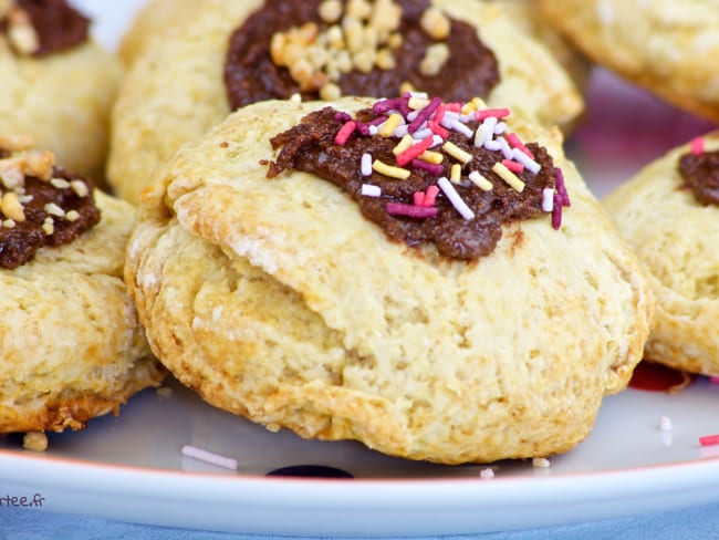 Scones et tartinade au chocolat express