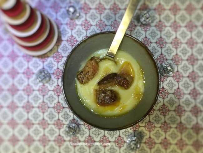 Velouté de panais au foie gras poêlé