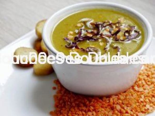 Velouté alcalin de légumes et légumineuses en cuisson douce