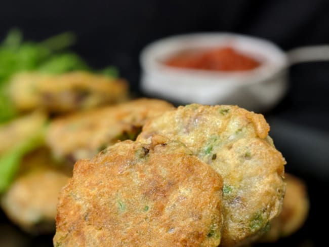 Galettes de pommes de terre de Bombay, Chutney de tomates.