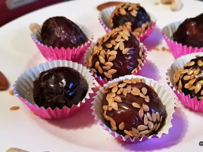 Boules de dattes, aux amandes et noix de cajou