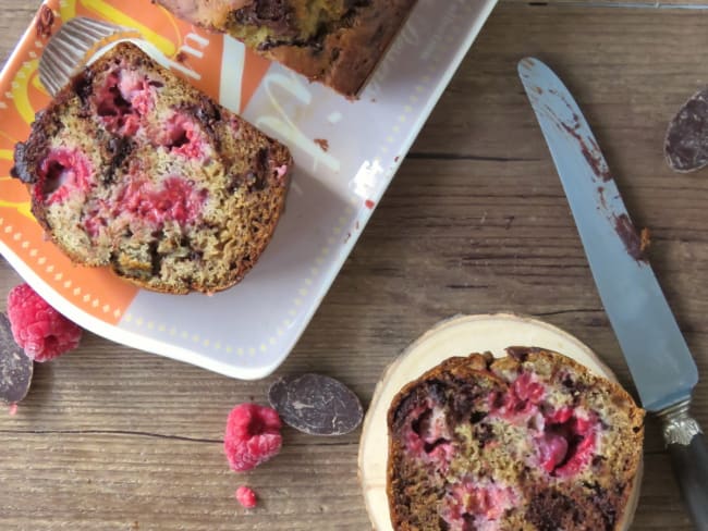 Banana bread aux framboises et chocolat noir