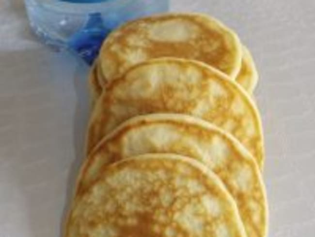 Délicieux pancakes à l'eau gazeuse