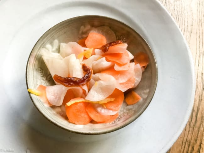 Kohaku namasu - Radis daikon et carotte marinés au vinaigre sucré. 