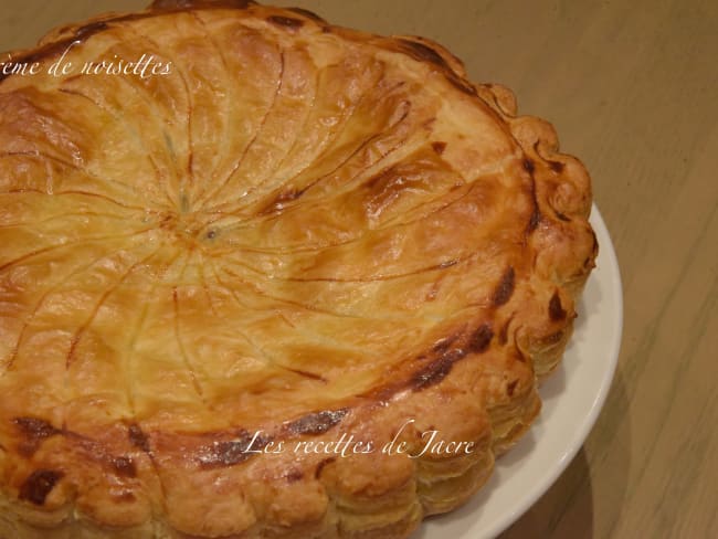 Galette des rois à la crème de noisettes et au rhum