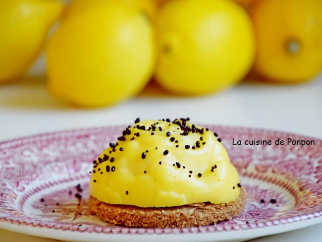 Tartelette au citron jaune et poudre de combava