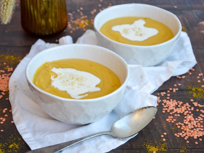 Velouté de lentilles corail au lait de coco