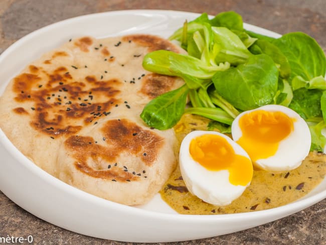 Naans et curry aux œufs