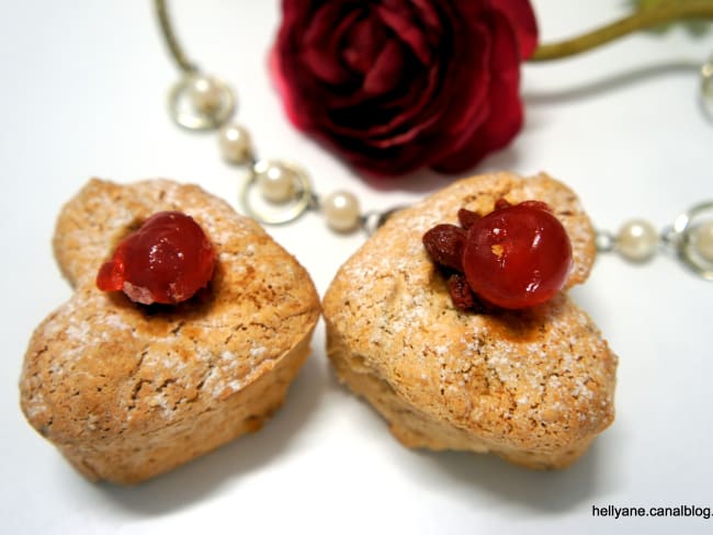 Amaretti poudre d'amande/noisette/acaï, et baies de goji en forme coeur TOI ET MOI pour la ST VALENTIN