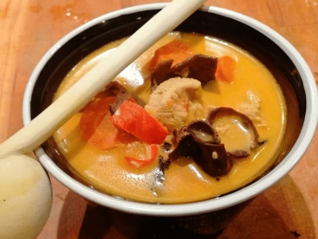 Soupe Thaie Au Poulet, Lait de Coco et Champignons Désydrhatés