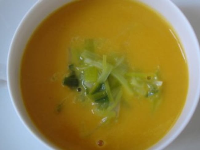 Velouté de butternut, effilochée de poireaux fondus