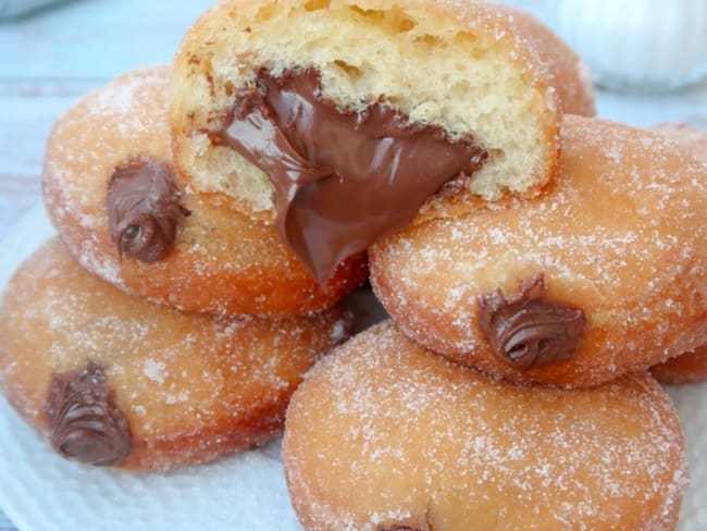 Beignets fourrés à la pâte à tartiner vegan