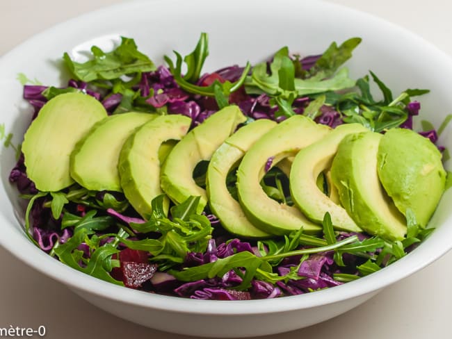 Salade de betterave au chou rouge et à l'avocat