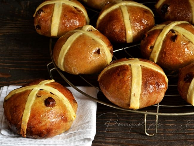 Petites brioches de Pâques "Cross-buns" au levain