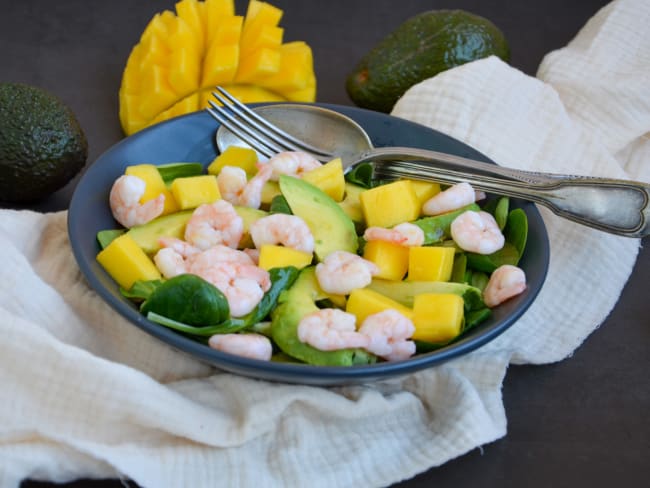 Salade de mâche avocat, mangue et crevettes