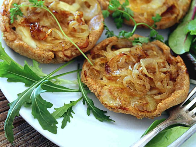 Mini tatins d'oignons confits et chèvre