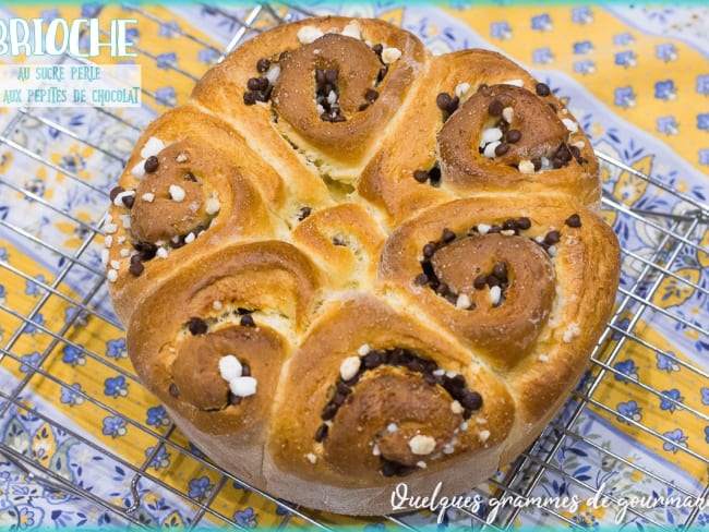 Brioche au sucre perlé et aux pépites de chocolat