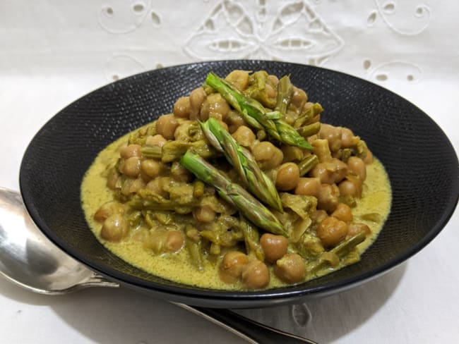 Curry de pois chiche aux asperges sauvages