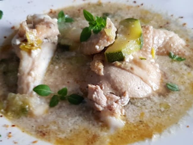 Soupe poulet, poireau et courgette