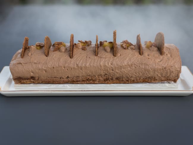 Bûche chocolat au lait, fruits de la passion et mangue