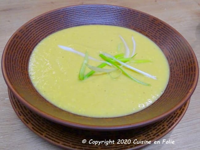 Velouté de céleri, carottes, poireau, curcuma, gingembre et curry