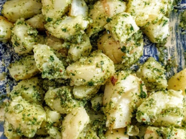 Pesto d’orties sur salade de pommes de terre