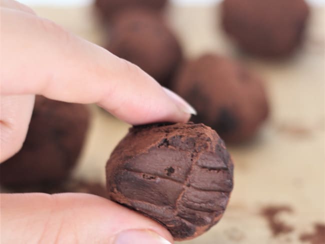 Truffes au chocolat avec seulement 3 ingrédients