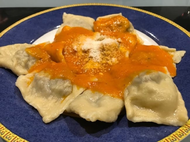 Raviolis frais maison: farce au boeuf et tomates confites séchées