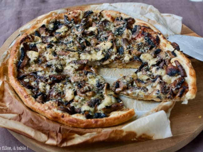 Tarte fine aux champignons et bleu basque