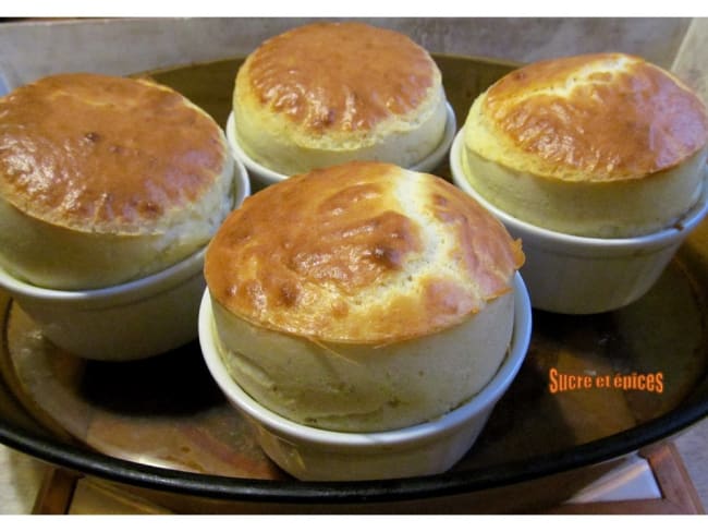 Soufflés normands au camembert et à la muscade