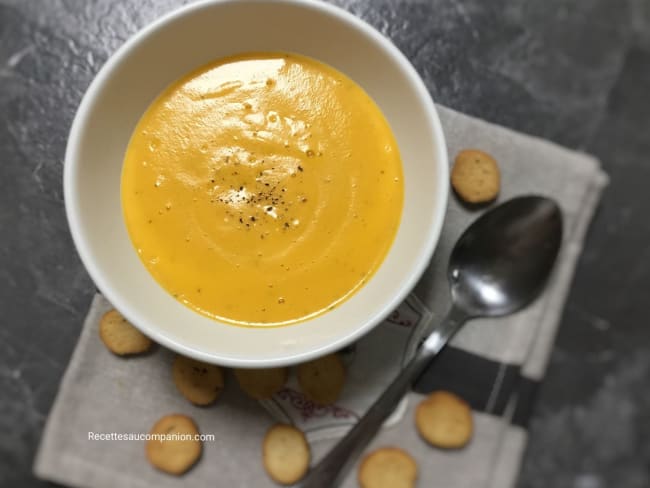 Velouté de carottes au Saint agur